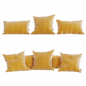 Decorative Pillows Set