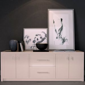 Chest Of Drawers With Pictures And Decor