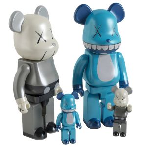 Bearbrick Kaws